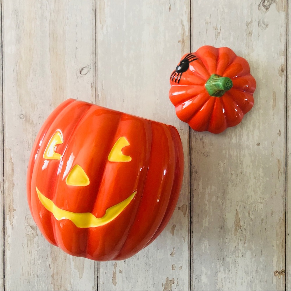 Vintage Hallmark Pumpkin Jack o Lantern Halloween Ceramic Cookie Jar